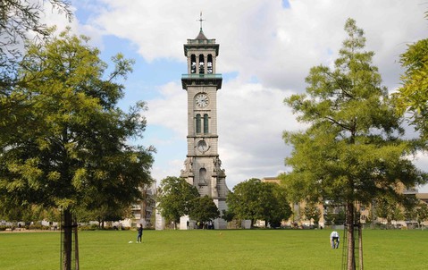 Darmowe wycieczki: Wieża zegarowa w Caledonian Park