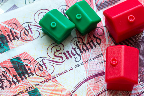Eksperci: "Należy na 5 lat zamrozić ceny nieruchomości"