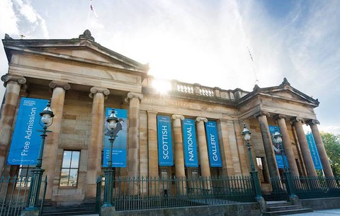 BBC art historian says galleries prevent visitors taking phone photos to sell more tea-towels