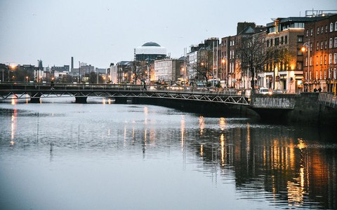 Turyści skarżą się na żebractwo i drożyznę w Irlandii