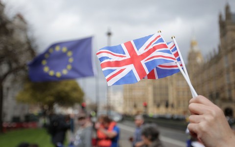 Report: The system of registering people after Brexit should also include the British
