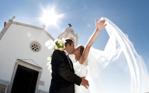 Coraz mniej Polaków decyduje się na ślub kościelny