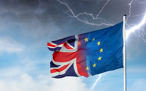 Media: UE złamie prawo bez porozumienia w sprawie Brexitu