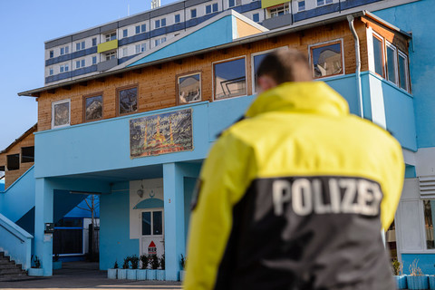 Niemcy: Mniej napaści na uchodźców i ich ośrodki