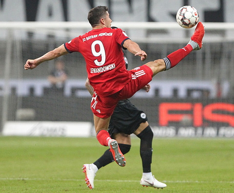 Trzy gole Lewandowskiego, Bayern rozbił Eintracht