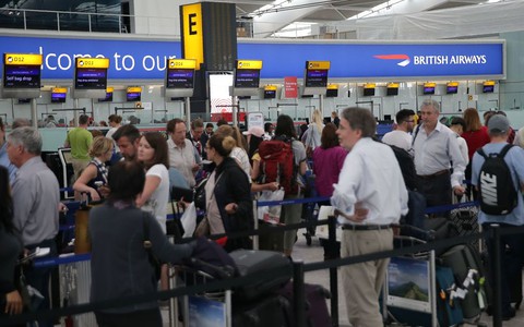 Linie lotnicze skarżą się na opóźnienia na Heathrow