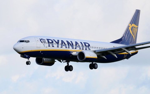 Banki odrzucały czeki wystawiane przez Ryanaira
