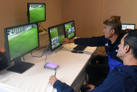 VAR technology in the Champions League from the quarterfinals?