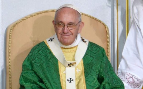 Papież Franciszek odprawi w Dublinie mszę w szatach z Polski