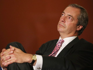 Farage: "Kobiety karmiące piersią powinny siedzieć w kącie"