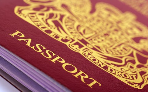 Brytyjskie ministerstwo przeprasza m.in. Polaków za problemy z paszportami 