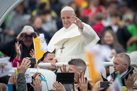 Dublin: 300 tys. osób na papieskiej mszy. Wielu Polaków