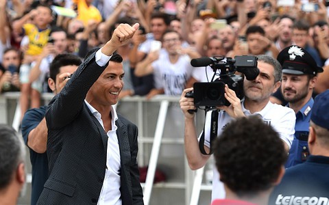 Cristiano Ronaldo wins UEFA goal of the season award