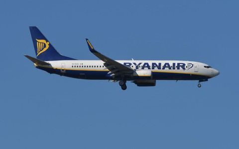Ryanair nie przeniesie pilotów do Polski, jeśli odwołają strajk