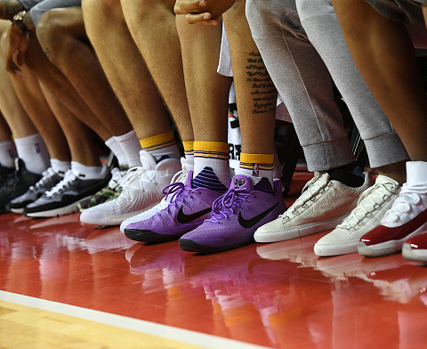 Shoe color dizzy NBA basketball players