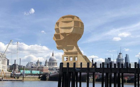 Londyn: Nad Tamizą pojawi się wielka głowa z ważnym przesłaniem