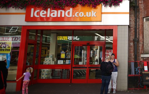 Sklepy Iceland walczą o środowisko. Kolej na banany