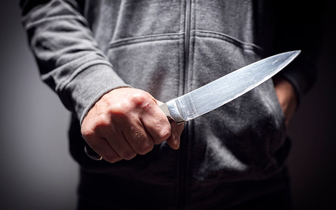 Londyn: Noże i alkohol sprzedawane 13-latkom