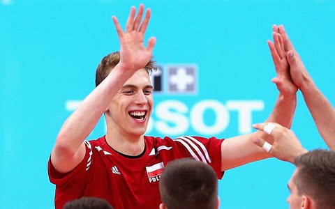 Iran and Poland stay perfect on top of pool D