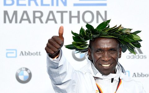 Eliud Kipchoge smashes world marathon record by 77 seconds in Berlin