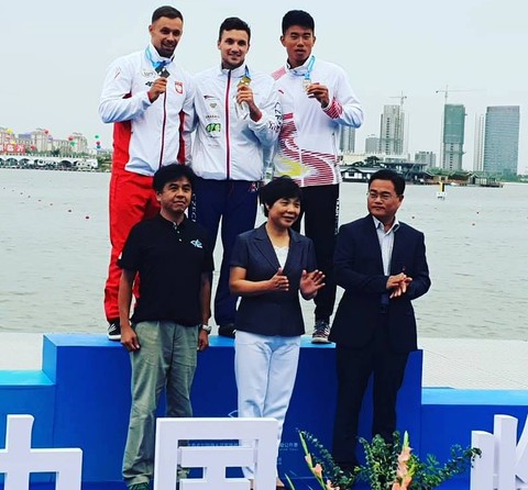 Polish canoeist second in China