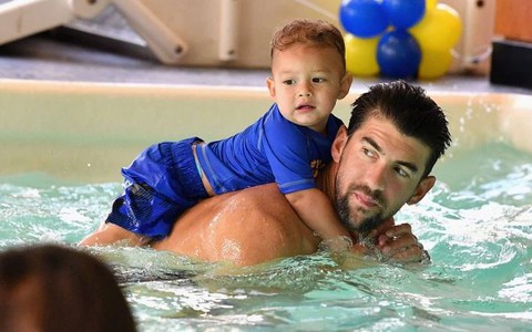 Michael Phelps zachęca najmłodszych do nauki pływania