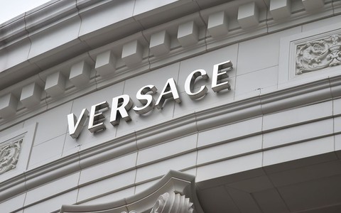 Michael Kors kupuje Versace za 2,1 miliarda dolarów