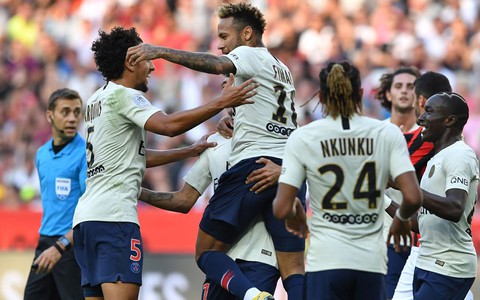 Neymar strikes twice in easy Paris Saint-Germain win against Nice