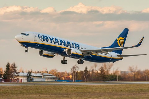 Ryanair obniżył spodziewane zyski za 2018 o 10 proc. Spadek cen o 2 proc.