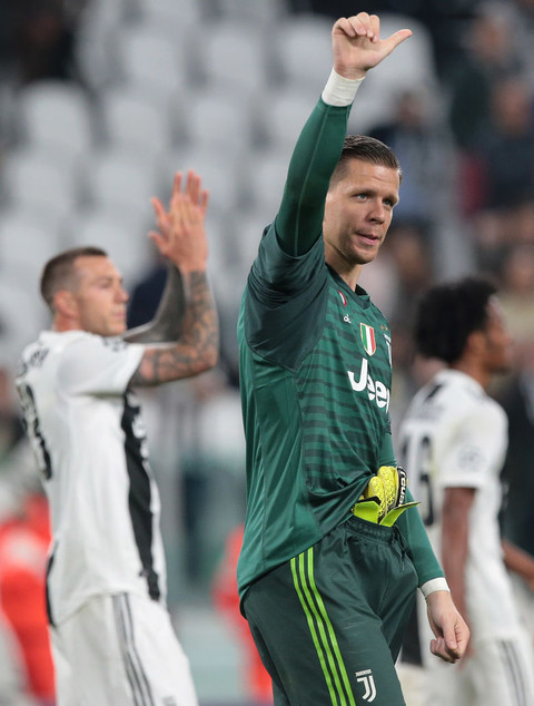 Juventus win with Szczęsny in the goal, Real losing