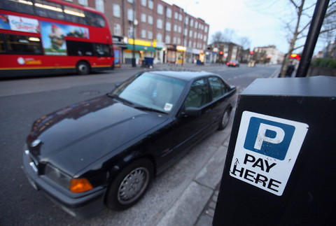 Londyńskie gminy zarabiają na parkingach milion funtów dziennie