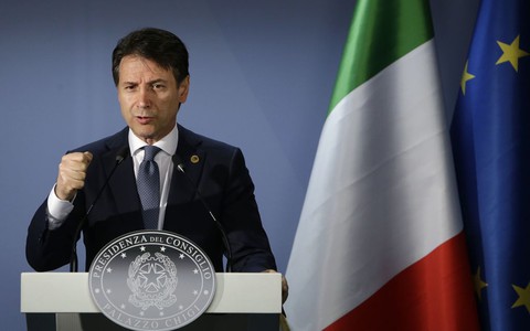 Włochy: Premier i negocjator UE do spraw Brexitu o prawach 700 tys. Włochów