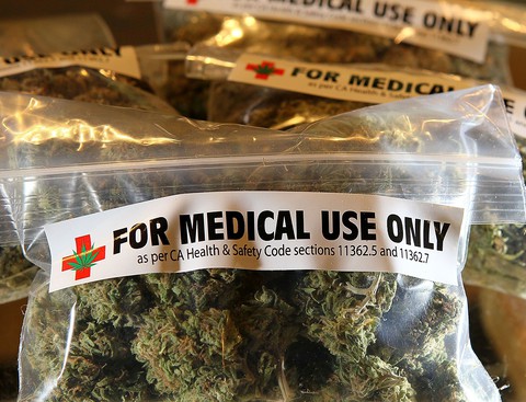 Wielka Brytania zezwala na używanie w leczeniu medycznej marihuany