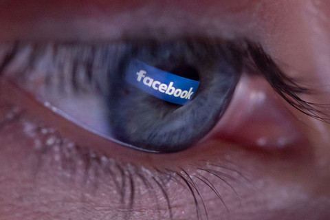 Facebook w UK będzie wymagał od reklamodawców ujawniania tożsamości