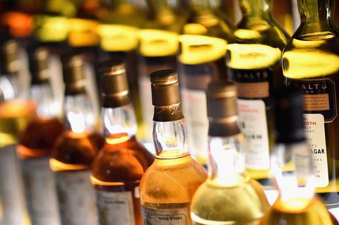 Eksport szkockiej whisky większy o 2 mld funtów