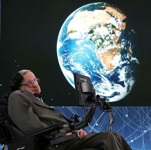 Pamiątki po Stephenie Hawkingu na aukcji
