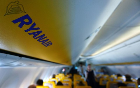 Spadły zyski Ryanaira mimo większej liczby pasażerów