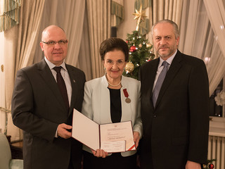 Pierwsza Dama Karolina Kaczorowska uhonorowana odznaką "Bene Merito"