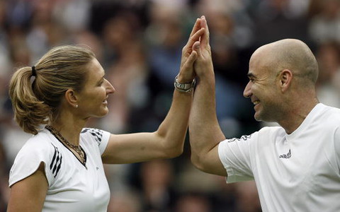 Andre Agassi does not play tennis with his wife Steffi Graf