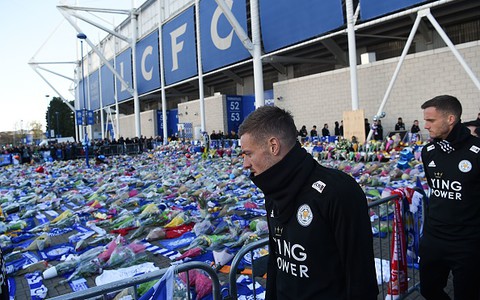The Leicester City team paid tribute to the deceased owner