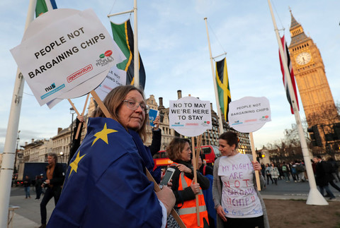 Obywatele UE utworzą "ludzki łańcuch" na Downing Street