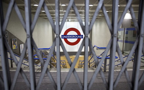 Londyn: Koszmarny poranek dla tysięcy pasażerów