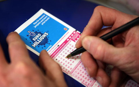 Ktoś w UK wygrał £76 mln. National Lottery szuka milionera 