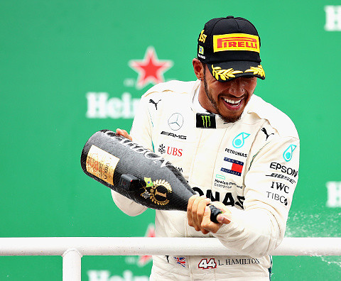 Lewis Hamilton takes pole position in Brazil