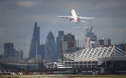 Londyn: Lotnisko będzie karać przewoźników za hałas