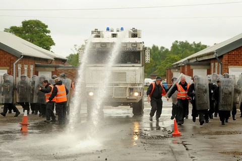 Londyńska policja pozbyła się niepotrzebnych armatek wodnych