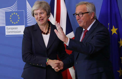 May spotka się dziś z Junckerem w Brukseli
