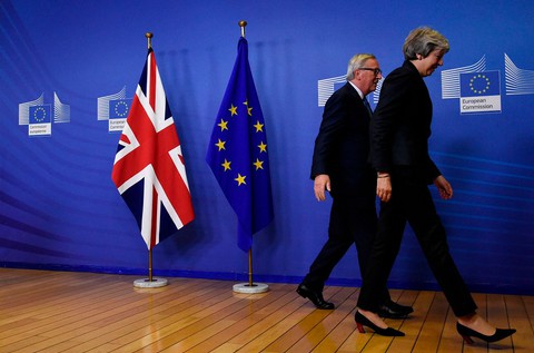 Spotkanie May z Junckerem nie przyniosło przełomu. Zostanie powtórzone w sobotę