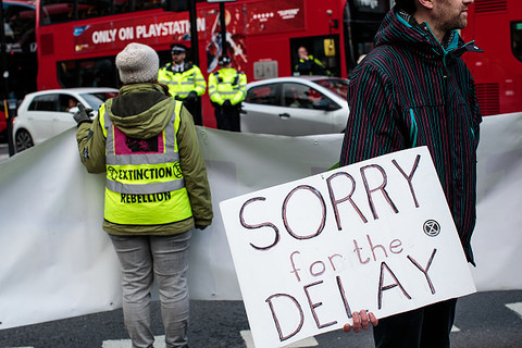 Policja: Lepiej nie jeździć po Londynie przez najbliższe dni
