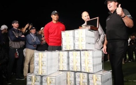 Phil Mickelson beats Tiger Woods on 22nd hole in $9m showdown